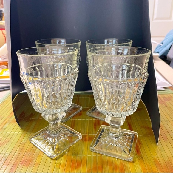 4 Pcs - Indiana Glass Wine Glasses Mt. Vernon Clear Pattern W/Square Base - Picture 4 of 14